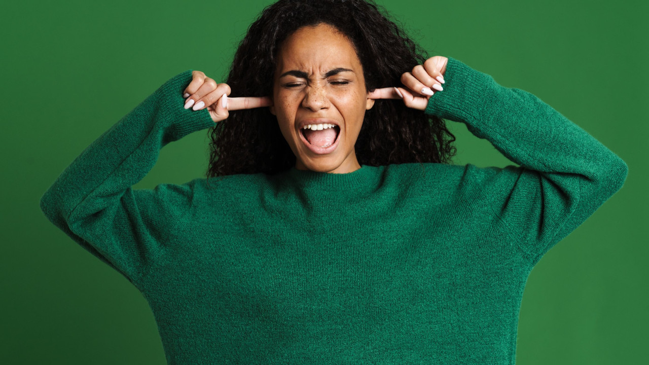 Sąsiedzi zdesperowani z powodu hałasu z pobliskiego mieszkania