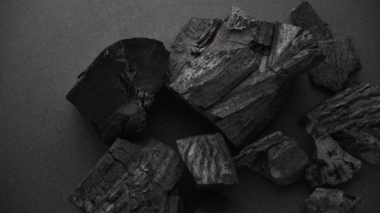 Co się dzieje z cenami węgla? Kupować teraz czy czekać do wiosny?