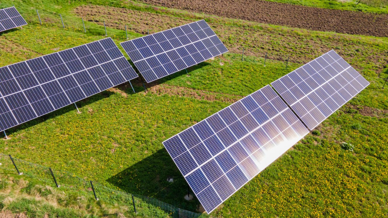 Kluczowy element fotowoltaiki psuje się po 5 latach. Naprawa kosztuje 8000 zł