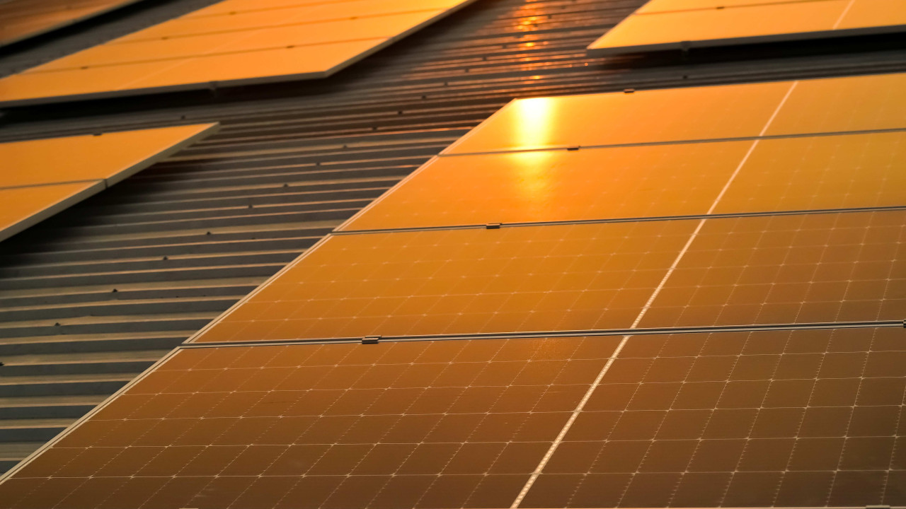 Dlaczego identyczne panele słoneczne dają różne rachunki o 1000 zł?