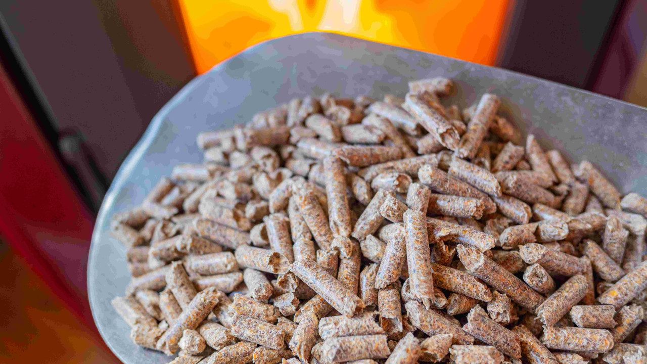 Jak uniknąć spieków w kotle na pellet? Sprawdź kluczowy błąd!