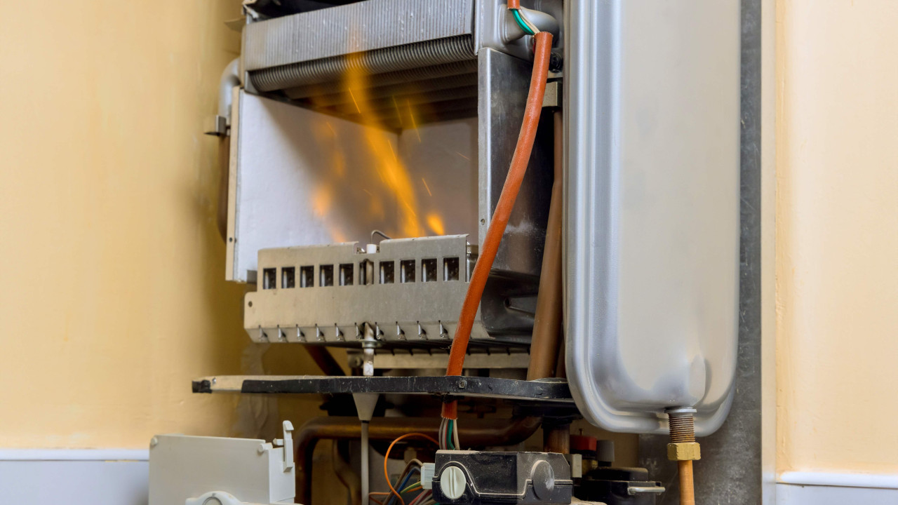 Najczęstszy błąd przy czyszczeniu pieców na pellet – unikaj go!