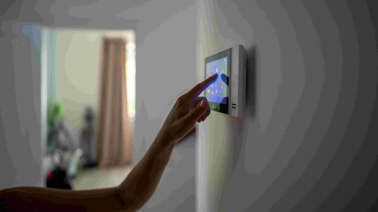 Budowa smart home: Jak stworzyć inteligentny dom niskim kosztem?