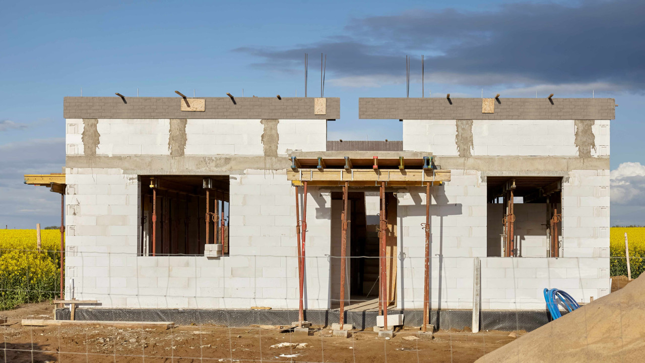 Minimalna grubość styropianu dla efektywnego ocieplenia domu