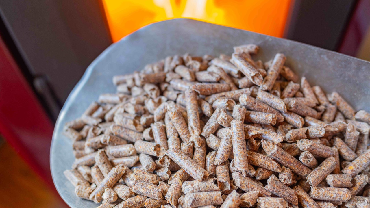 Piec na pellet nie zadziałał przez drobny błąd w zasobniku