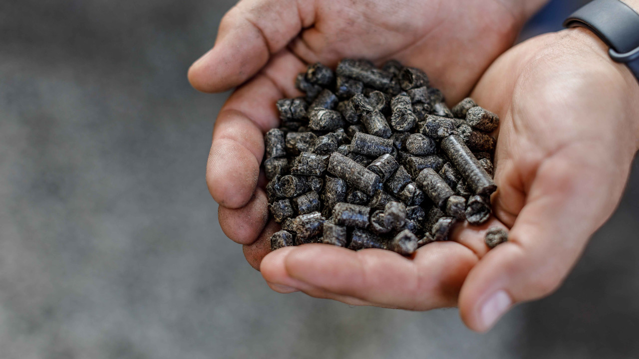 Tani opał z marketu przyczyną problemów z piecem na pellet