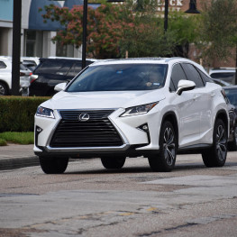 Lexus: Kup SUV-a teraz, bo nowszy model będzie mniej wydajny