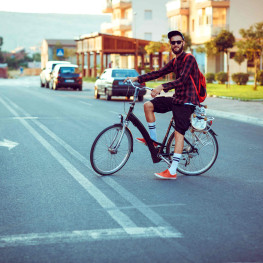 Polski sąd: rowerzysta może omijać drogi dla rowerów!