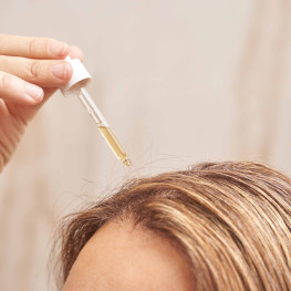 Jak Skutecznie Zregulować Sebum na Przetłuszczającej się Skórze Głowy